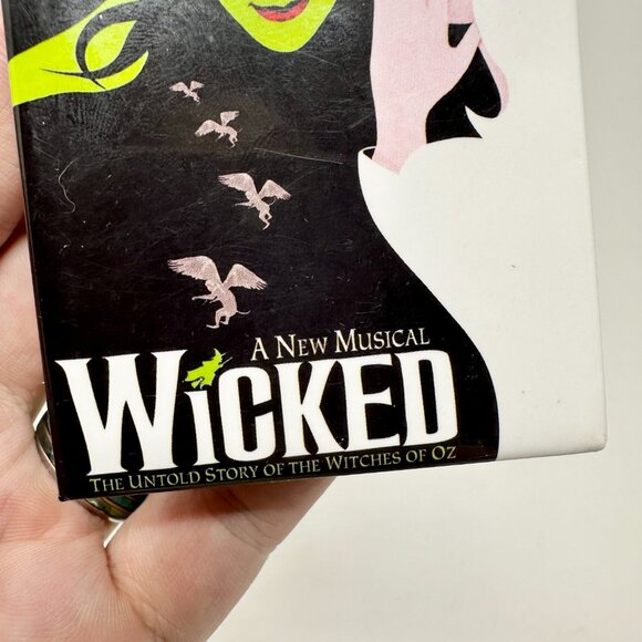 WIcked the Musical Magnet 3.5 inches tall, in good condition! From the original - Picture 2 of 8